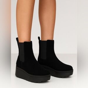 2266- Calvin Klein Jeans Black Platform Suede Ankle Boots Size 7